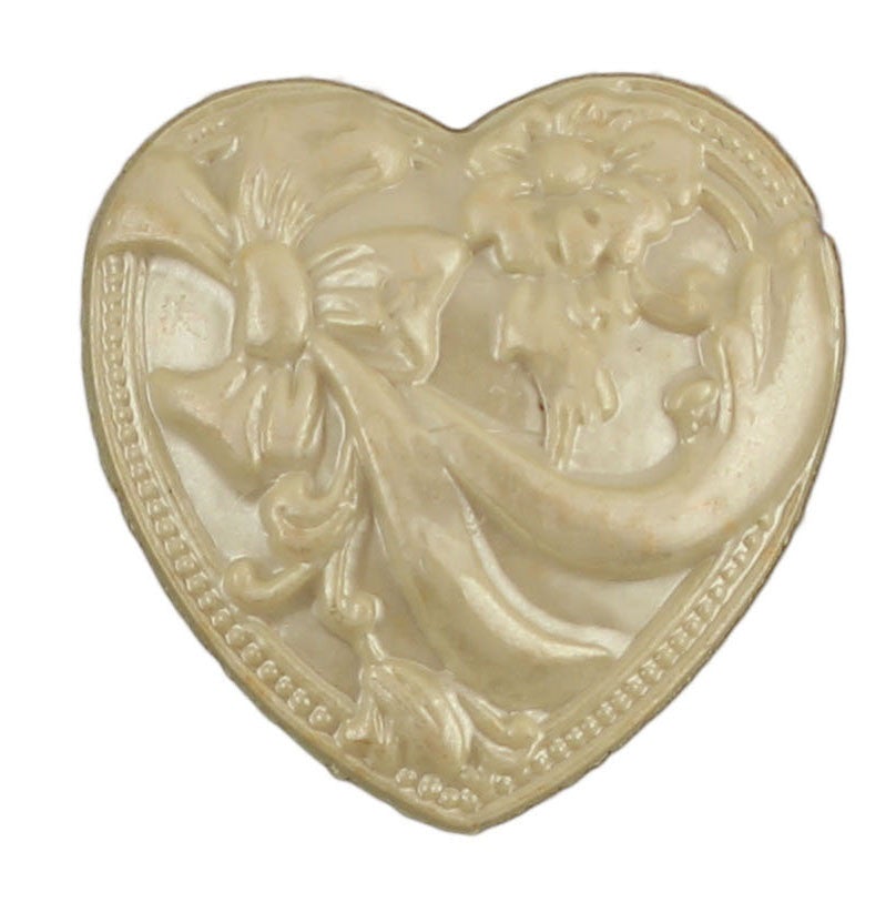 Heart w Ribbon - Buttons Galore and More