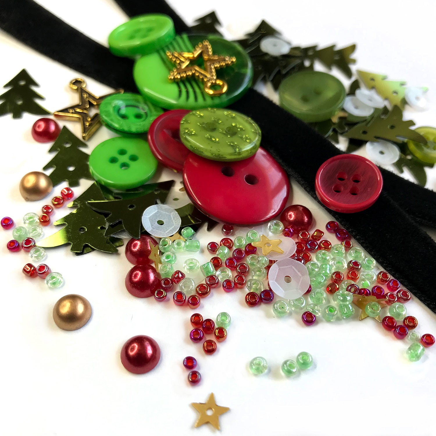 Christmas-carol-kit-spill-1--web.jpg