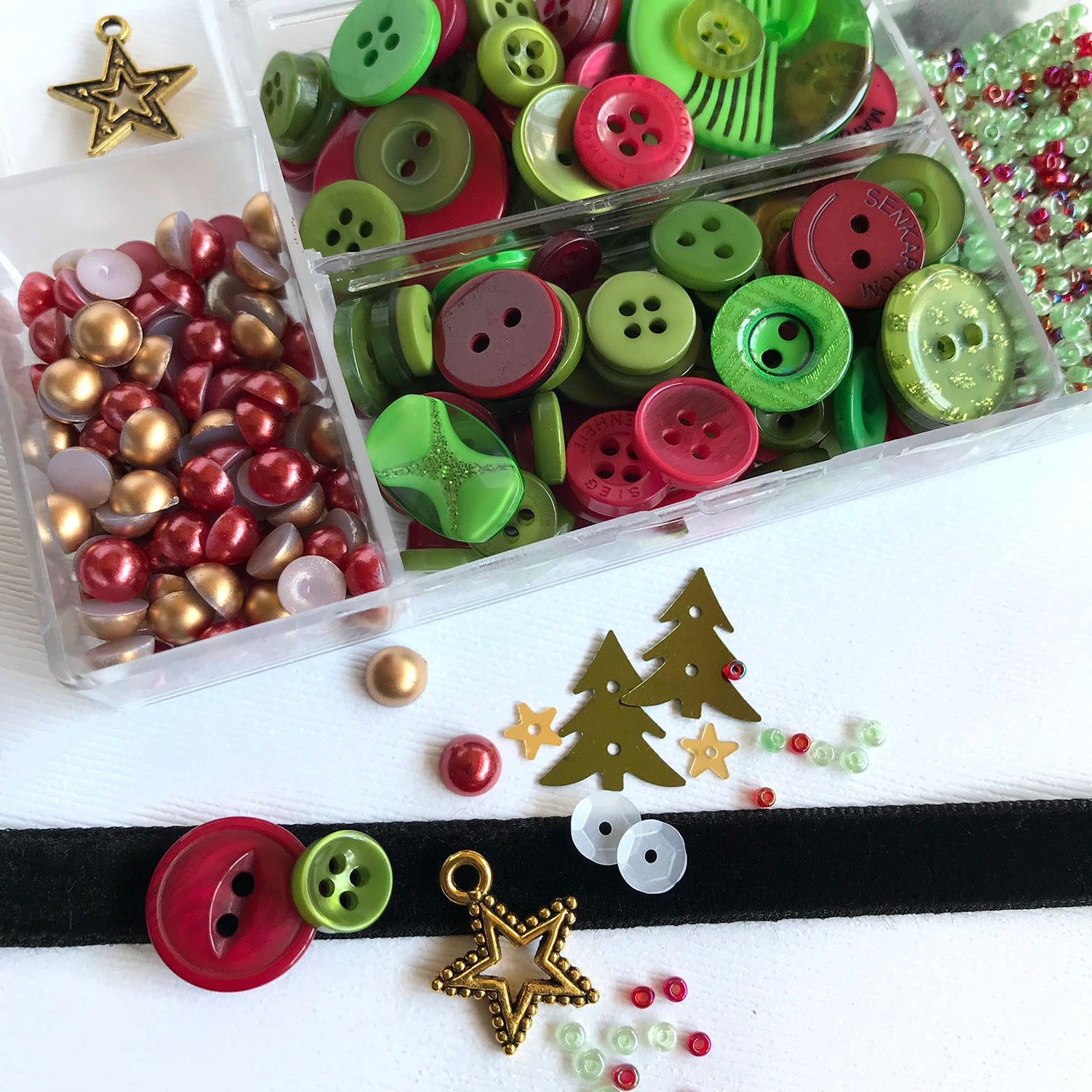Christmas Carol Embellishment Craft Kit – Buttons, Beads, Sequins, Charms & Trim – Holiday Craft Kit