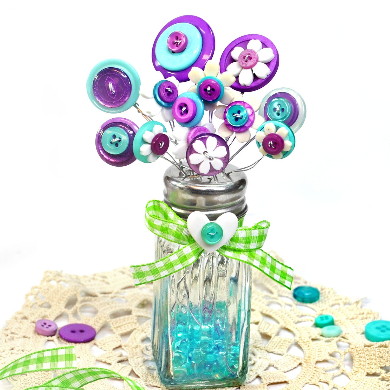 purple_button_flower_bouquet_close2_1500.jpg