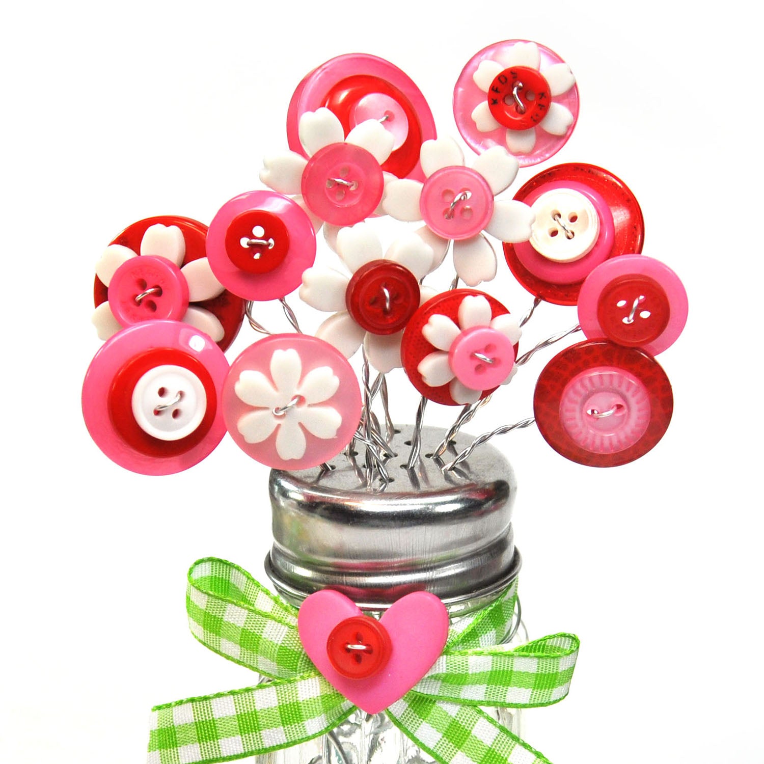red_pink_button_flowers_vase_close3_1500.jpg